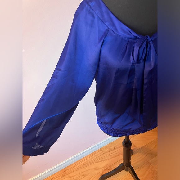 Suzy Shier silky blue long sleeve shirt with neck ties Size S - Picture 4 of 5